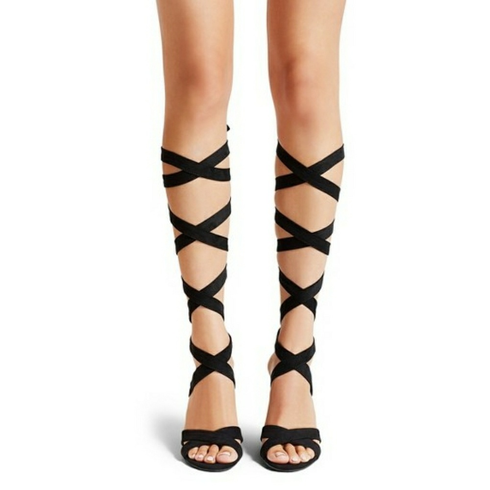 NWT Tie Up Block Heels